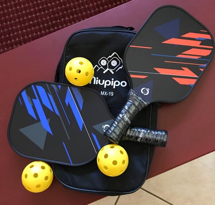 Master The Court With Fiberglass Pickleball Paddles Set, Complete With 4 Pickleball Balls