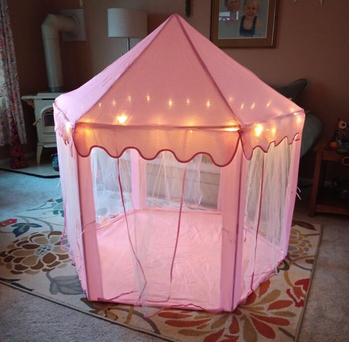 Magical Moments Await: Orian Princess Castle Tent With Starry LED Lights !