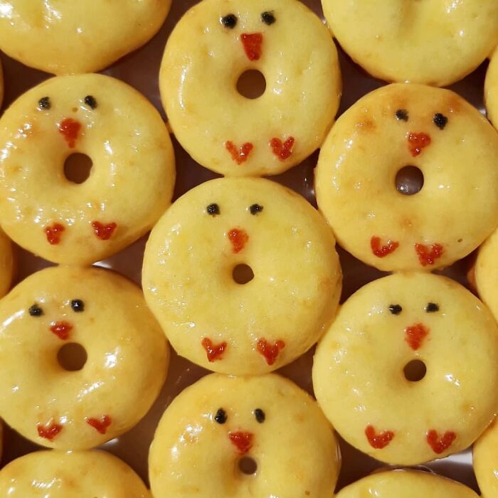 I Made Lemon Flavored Donuts For Easter, That Look Like Little Chicks