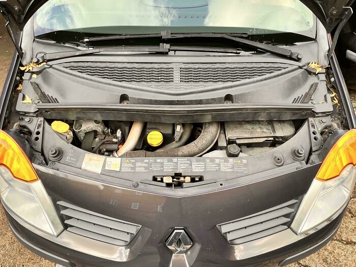 For Our American Friends, I Present To You The Engine Bay Of The Renault Modus