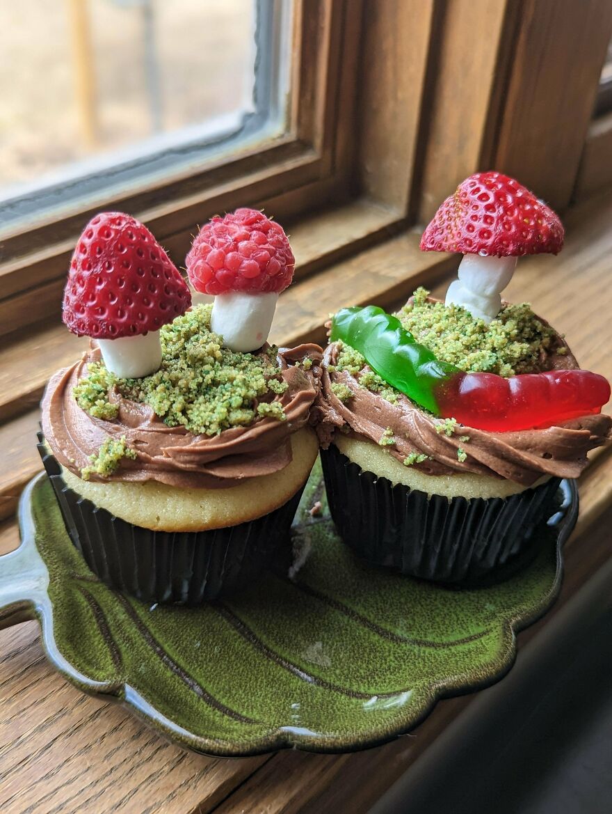 My Friend And I Made The Cutest Cupcakes For Earth Day!