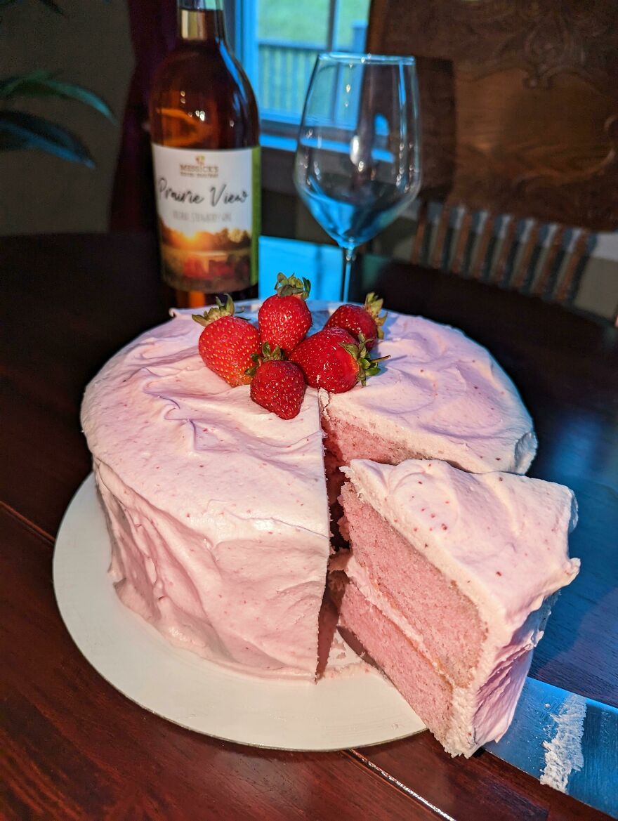 I Picked Strawberrys At My Local Farm Then Used Them To Make A Delicious Strawberry Cake!