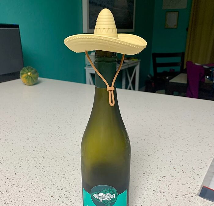 Sip, Seal, Smile: El Corko Sombrero Wine Stopper Keeps Your Vino Fresh!