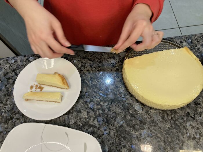 The Way My Wife Cuts Cheesecake
