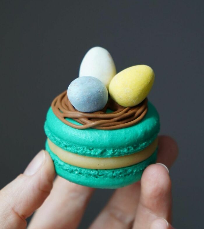 Try Out A Classic Easter Decoration On Your Macaron Shells