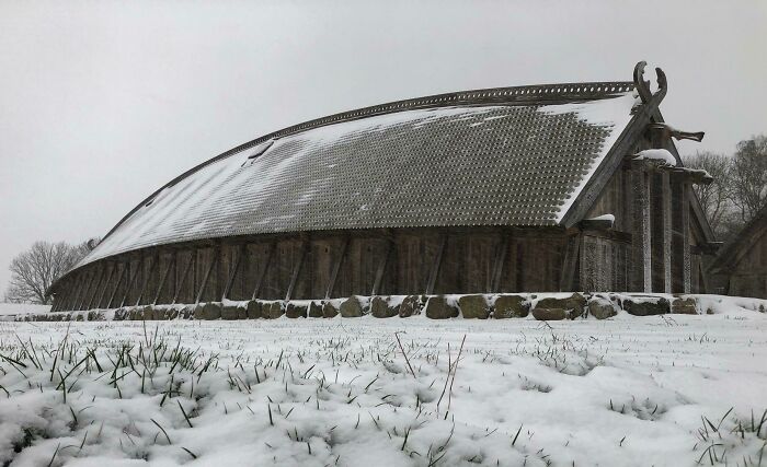 Salón vikingo del siglo VIII reconstruida en Lejre, Dinamarca