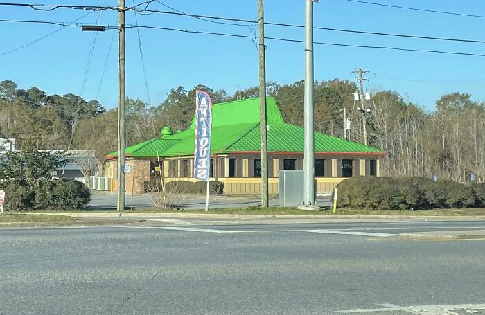 Former Pizza Hut - Now La Piñata Mexican Grill, Childersburg Alabama