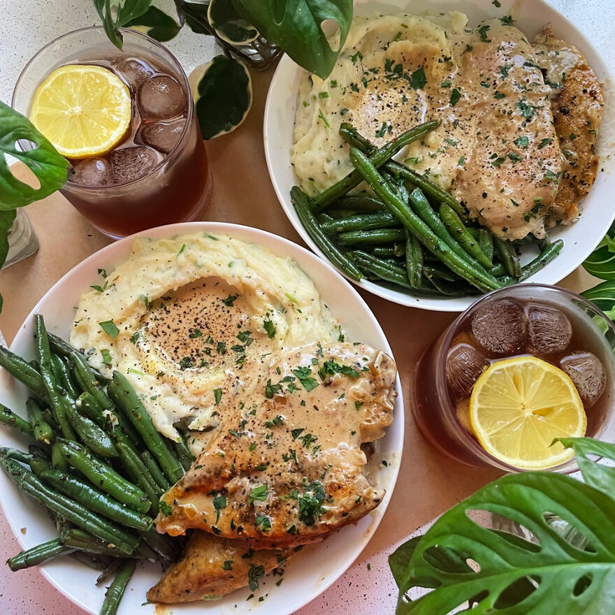 Dijon Chicken W/ Roasted Garlic Mashed Potatoes And Green Beans