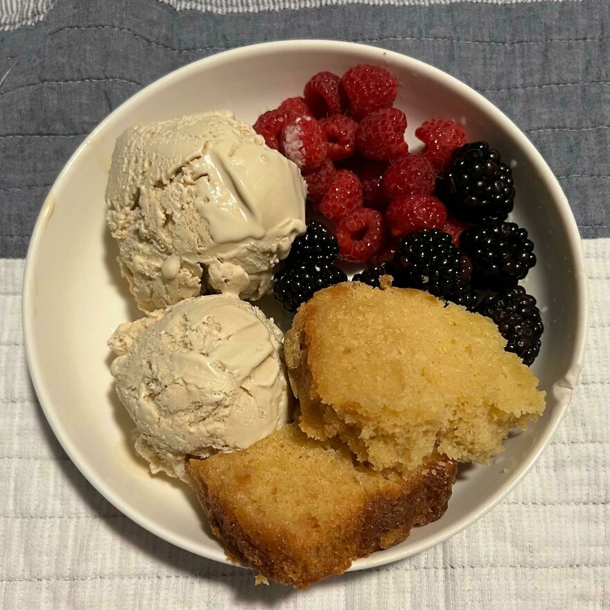 Homemade: Sour Dough Vanilla Pudding Cake, Earl Grey Custard Ice Cream, Berries