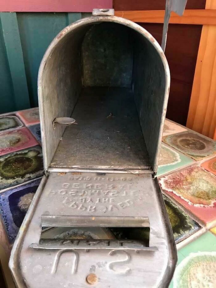 Small Round “Shelf” In Old Mail Box. What Is This Thing?