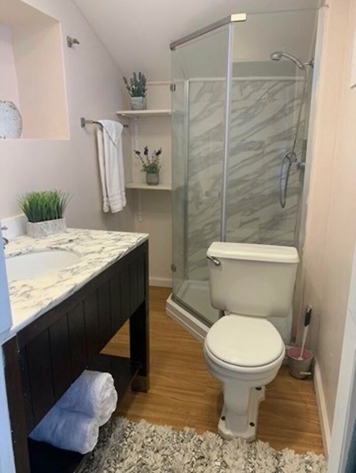 Found On Real Estate Listing: Interesting Bathroom Layout
