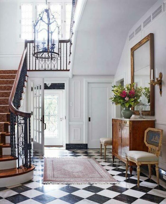 Georgian Revival Lobby/Entrance Hall