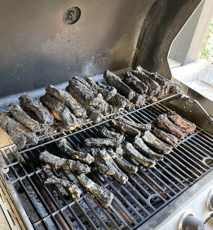 Had A Big Party This Past Weekend. While I Was Greeting Guests, I Forgot About The Ribs On The Grills. The Ribs Caught Fire, And I Had To Put It Out With A Fire Extinguisher