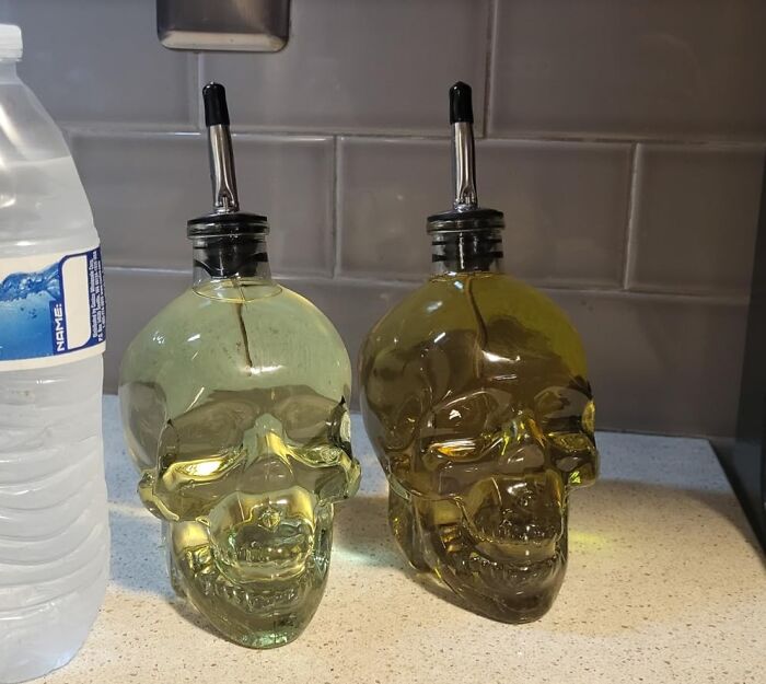 Pour In Style: Gusnilo's Skull Oil Dispensers Add Edge To Your Kitchen!