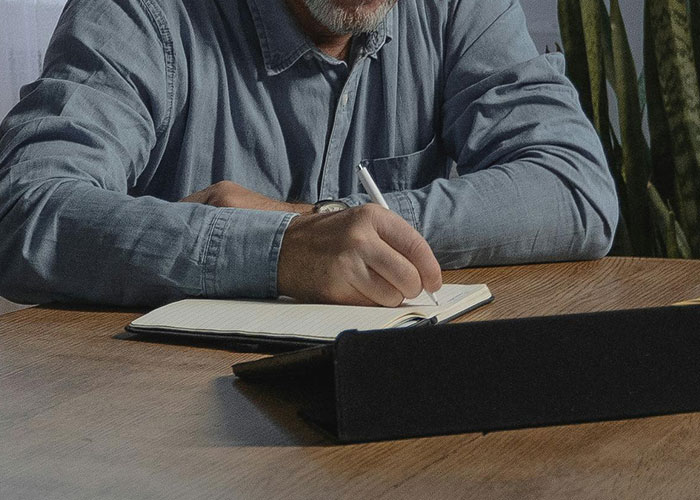 “Cheat Sheet”: 72-Year-Old Imparts 32 Pearls Of Wisdom To Navigate Life’s Challenges “Cheat Sheet”: 72-Year-Old Imparts 32 Pearls Of Wisdom To Navigate Life’s Challenges