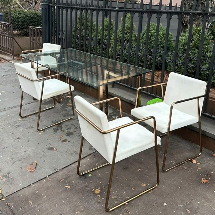 What A Great Dining Set! 93 1st Place In Carroll Gardens 