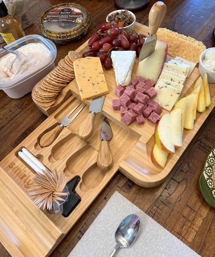 Feast In Style: The Ultimate Charcuterie Boards Gift Set For Gourmet Grazing