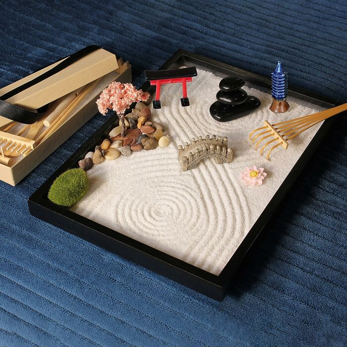Find Your Zen: Mini Japanese Garden Kit For Serene Desk Decor!