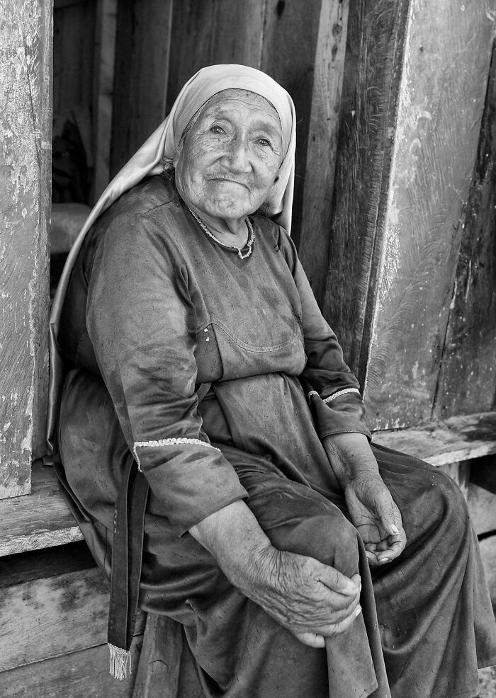 "La Abuela" From The Series "Strength And Perseverance" By Linda Hollinger