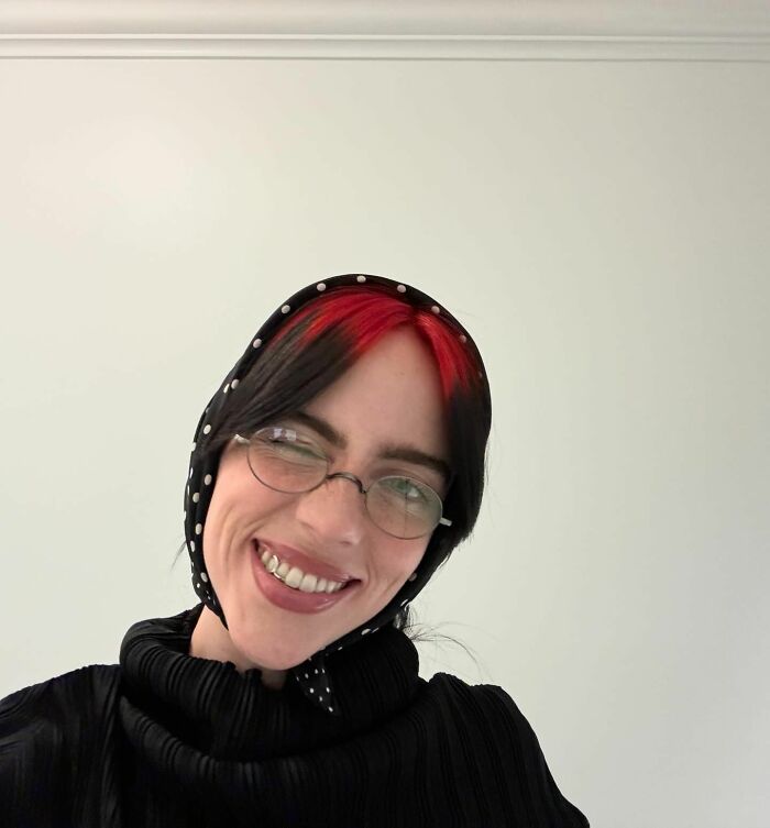 Billie Eilish Slams Other Artists For Being "Wasteful" By Releasing Multiple Vinyl Versions Of Albums Billie Eilish Slams Other Artists For Being "Wasteful" By Releasing Multiple Vinyl Versions Of Albums