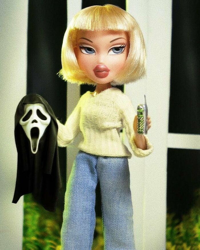 Drew Barrymore como muñeca Bratz de ‘Scream’, 1996