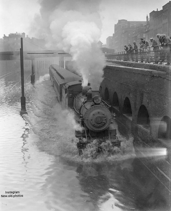 Arrival Of The Underwater Train ( Train Plows Through Water, New Haven R.r. , Loco 251, Near Back Bay , 1915 )