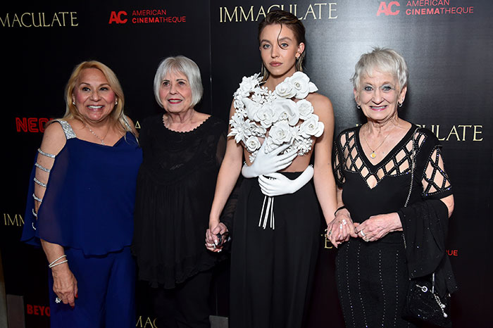 Sydney Sweeney’s Sculptural Top Called Work Of Art As She Stuns On Red Carpet With Grandmothers Sydney Sweeney’s Sculptural Top Called Work Of Art As She Stuns On Red Carpet With Grandmothers