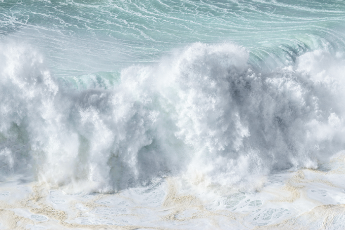 Huge Wave Caused By A Storm Attracted Surfers In Different Parts Of The World To Ride It Together Huge Wave Caused By A Storm Attracted Surfers In Different Parts Of The World To Ride It Together