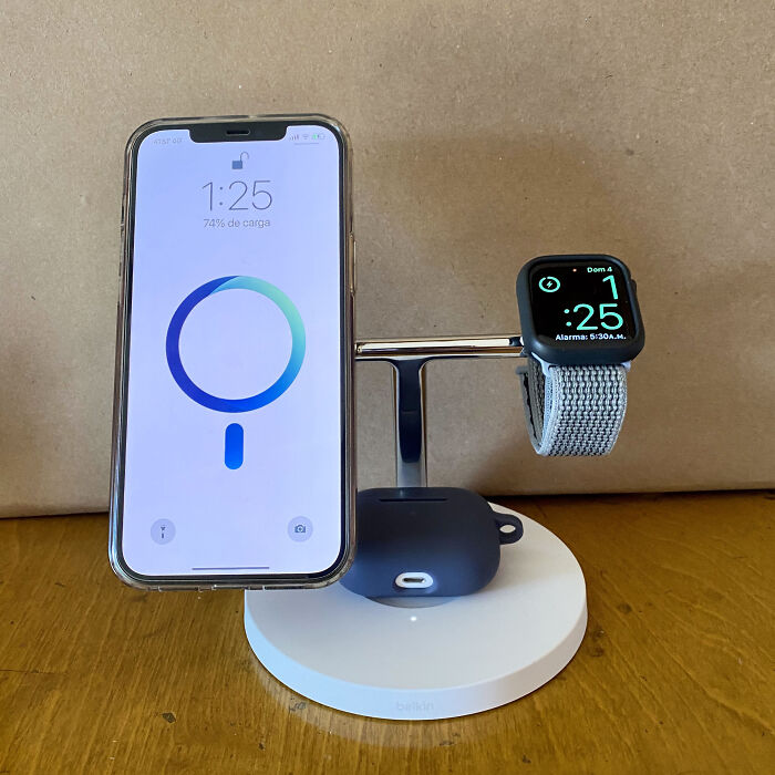  3-In-1 Wireless Fast Charging Station For Multiple Apple Devices : The Perfect Companion For Your Long Talks