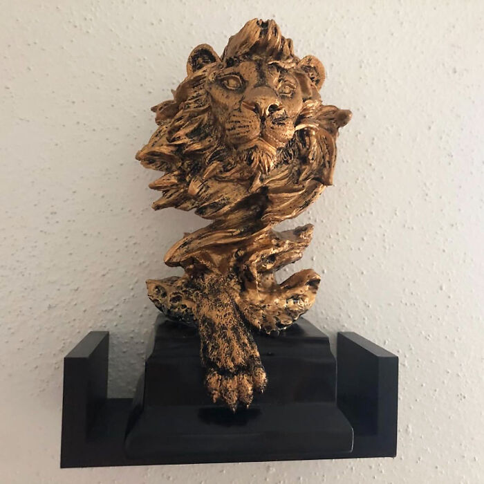 Embrace The Majesty: H & W Sandstone Lion Statue - A Regal Tribute To Aslan