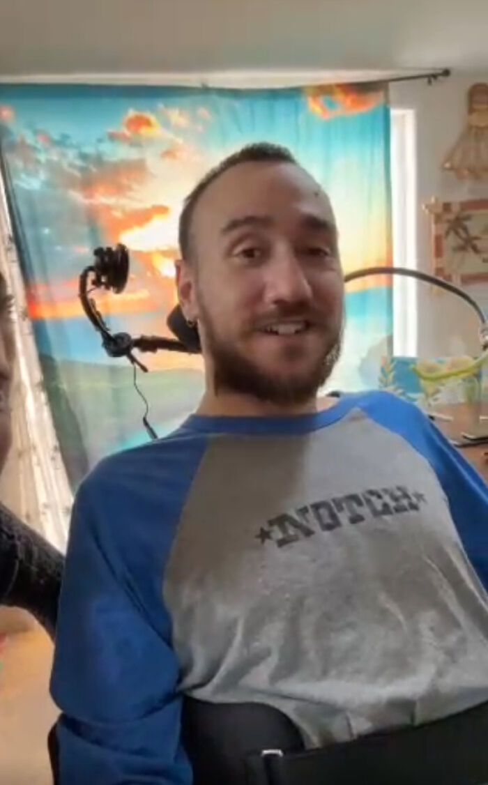 Paralyzed Man Controls Computer With His Mind, Plays Chess Using Elon Musk’s Neuralink Brain Chip Paralyzed Man Controls Computer With His Mind, Plays Chess Using Elon Musk’s Neuralink Brain Chip