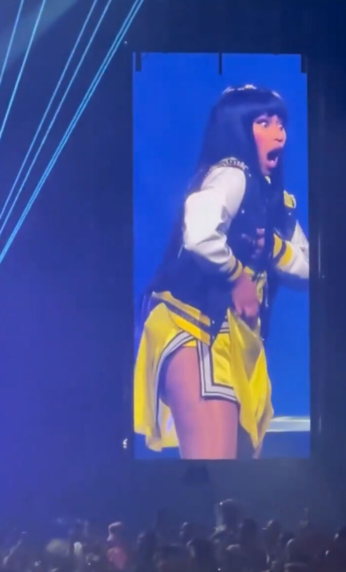 “Oh My God”: Nicki Minaj Scolds Fans After Wardrobe Malfunction On Stage