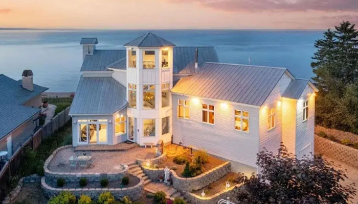 Billionaire’s Wife Provokes Locals After Buying Homes In Same Area Billionaire’s Wife Provokes Locals After Buying Homes In Same Area