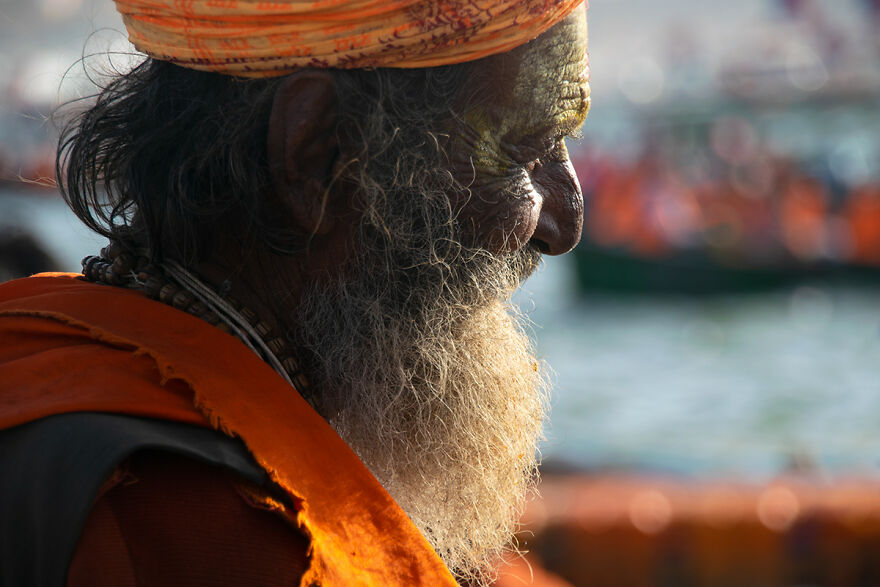 I Photographed People In The Holy Waters Of The Ganges (9 Pics)