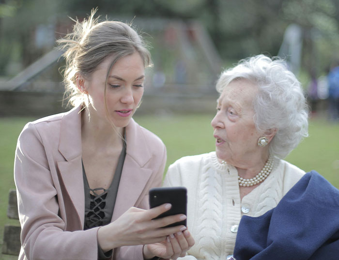 Grandma Throws Threats Over Baby's Name, Soon Realizes No One Cares About Losing Contact With Her Grandma Throws Threats Over Baby's Name, Soon Realizes No One Cares About Losing Contact With Her