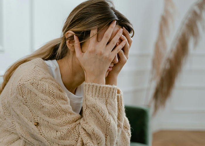 “I Called The Police”: Guy Can’t Stand GF’s Smell, Locks Her In The Bathroom For 3 Hours “I Called The Police”: Guy Can’t Stand GF’s Smell, Locks Her In The Bathroom For 3 Hours