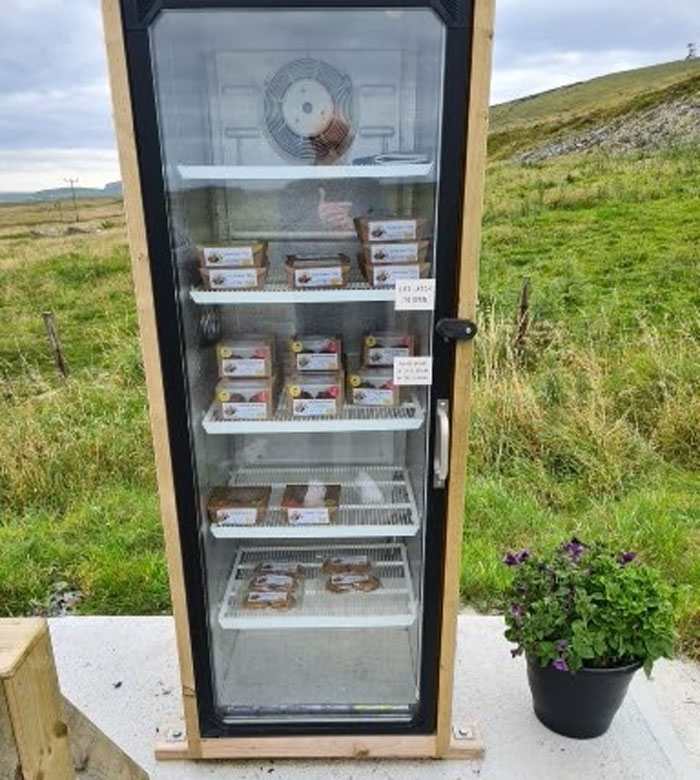 Scotland’s Honesty Cake Fridge Goes Viral, Has People Listing Other Similar Fridges Around The World Scotland’s Honesty Cake Fridge Goes Viral, Has People Listing Other Similar Fridges Around The World