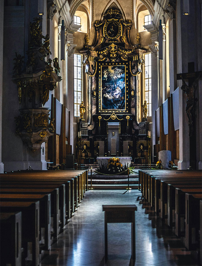 Church Demands Tradesman Take Down A Review Or Get Sued, He Shuts Them Down With Another Review Church Demands Tradesman Take Down A Review Or Get Sued, He Shuts Them Down With Another Review