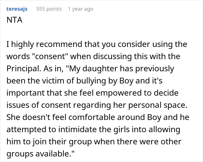 Pupil Keeps Harassing Female Classmates, Teacher Pays No Heed, Mom Shuts It Down With Other Parents Pupil Keeps Harassing Female Classmates, Teacher Pays No Heed, Mom Shuts It Down With Other Parents