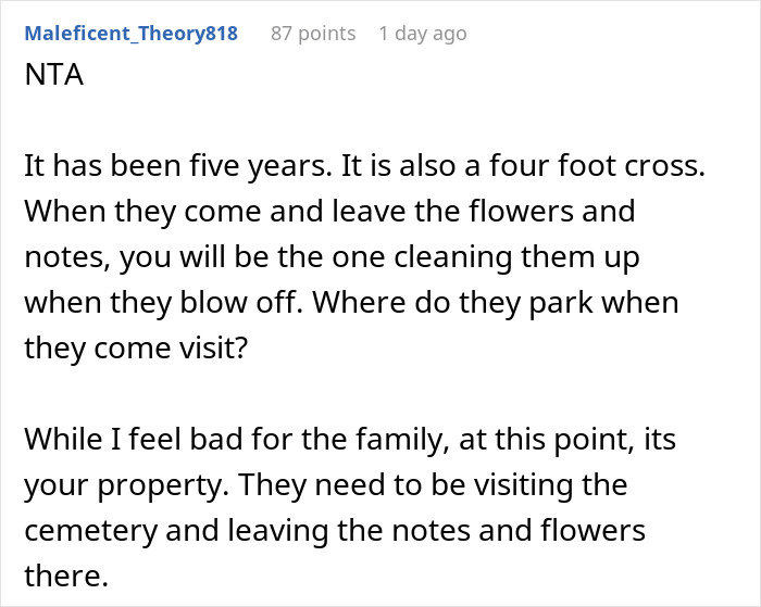 Man Asks If He’d Be A Jerk To Ask Parents To Remove Their Child’s Memorial From His Property Man Asks If He’d Be A Jerk To Ask Parents To Remove Their Child’s Memorial From His Property