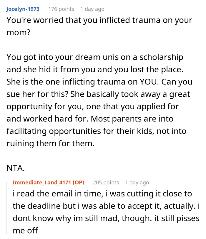 “I Yelled More Than I Ever Had”: Mom Hides News Of Dream College Acceptance Letter From 17 Y.O. “I Yelled More Than I Ever Had”: Mom Hides News Of Dream College Acceptance Letter From 17 Y.O.