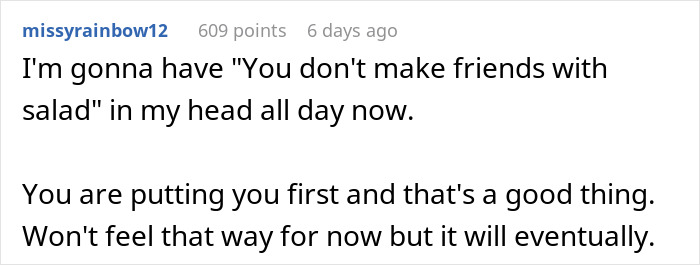 “Pass The Salad”: Silence Settles As Family Realize Woman’s BF Understood Their Insults Toward Him “Pass The Salad”: Silence Settles As Family Realize Woman’s BF Understood Their Insults Toward Him