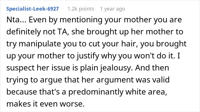 Woman Is Stunned When A Friend Asks Her To Cut Off Her Hair, Claiming It Reminds Her Of Her Trauma Woman Is Stunned When A Friend Asks Her To Cut Off Her Hair, Claiming It Reminds Her Of Her Trauma