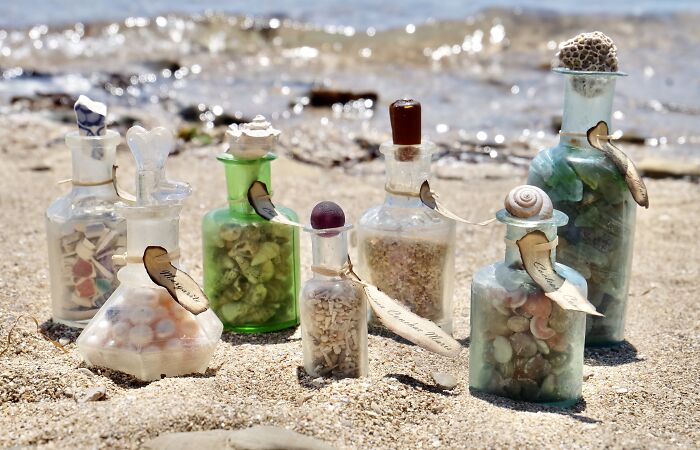 From Trash To Treasure: How One Girl Makes Creations Using Antique Beach-Found Treasures (40 Pics)