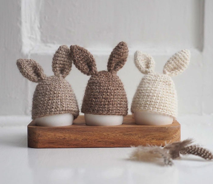 Have A Cozy Easter Morning With These Fluffy Crochet Egg Warmers