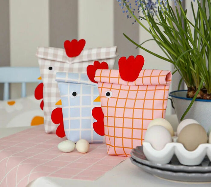 Whether Eggs, Chocolate, Or Other Little Things, These Cute Chickens Will Hold Anything With Joy