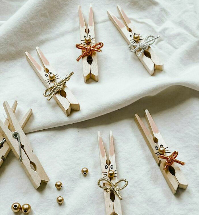 I Still Had Some Wooden Clothespins At Home And With A Few Pins, Small Beads, And Some String I Quickly Made These Little Bunnies