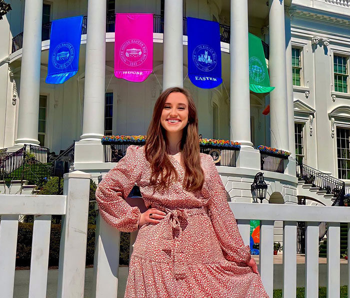 Delivery Driver Threw A Tantrum At Woman’s Door Because She Refused To Come Out To Take Her Order Delivery Driver Threw A Tantrum At Woman’s Door Because She Refused To Come Out To Take Her Order