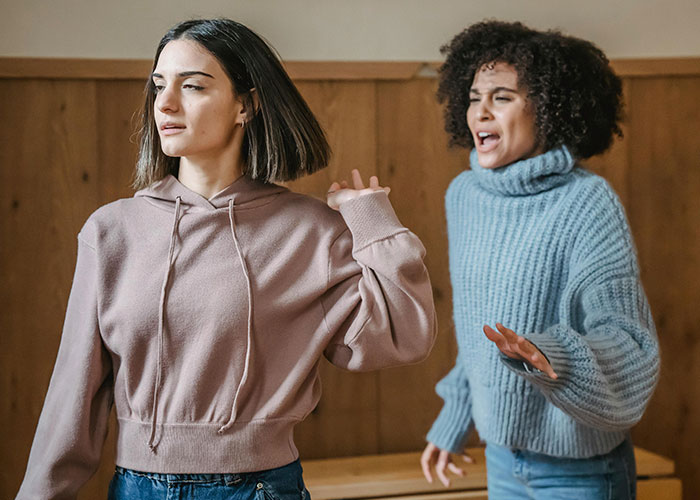 "Entitled Mom Thinks I Should Give My Plane Seat To Her Spoiled Brat, Fights Over It" "Entitled Mom Thinks I Should Give My Plane Seat To Her Spoiled Brat, Fights Over It"