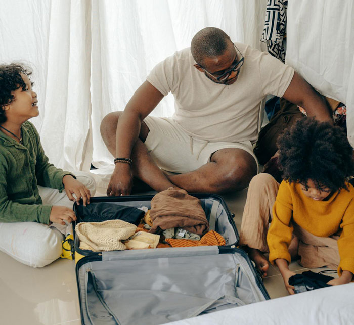 Flight Attendant Loses His Patience With Entitled Mom Who Just "Can't Sit In The Middle" Flight Attendant Loses His Patience With Entitled Mom Who Just "Can't Sit In The Middle"